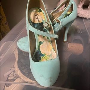 Teal heels size 7.5